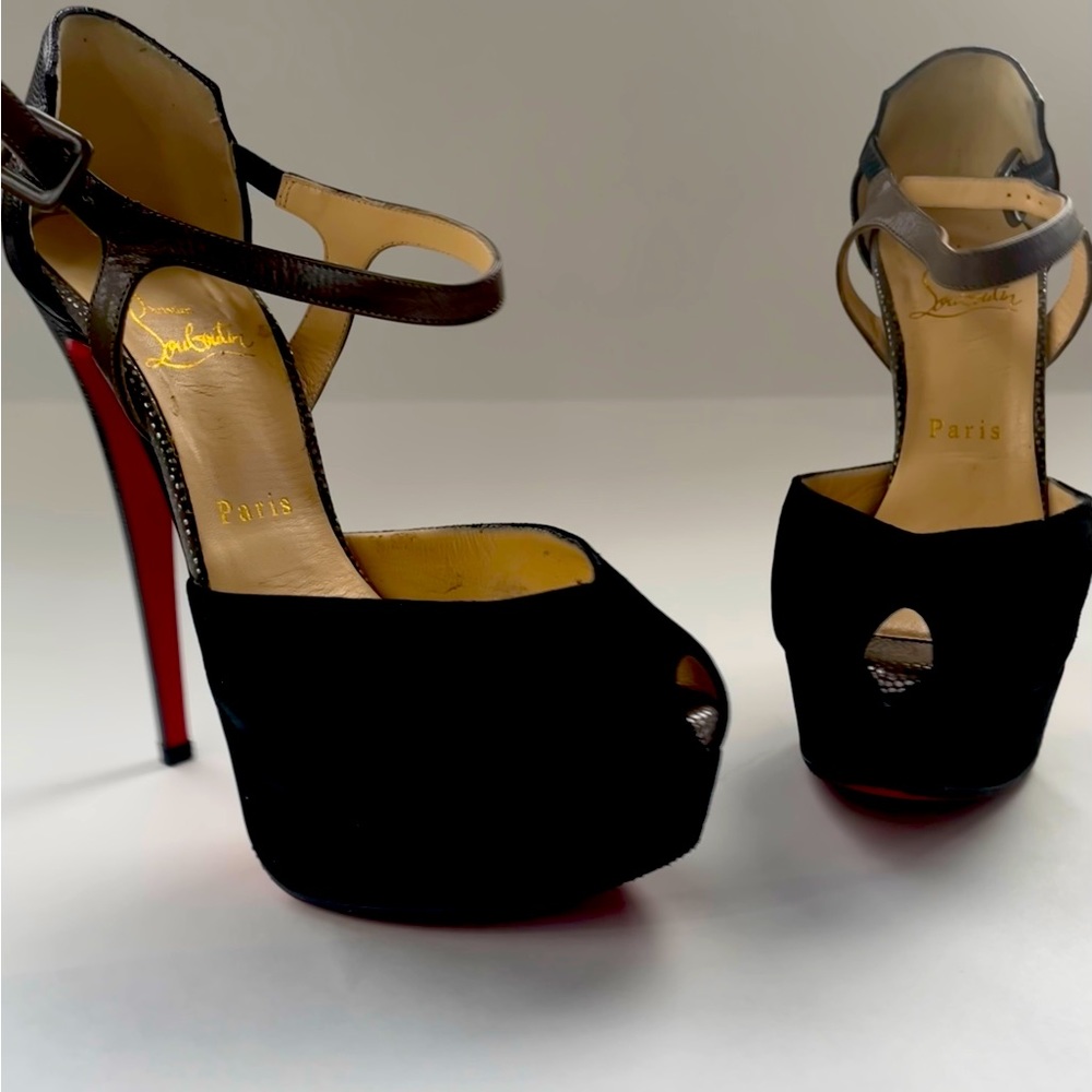 Christian Louboutin N299 150 Suede Royal/Calf